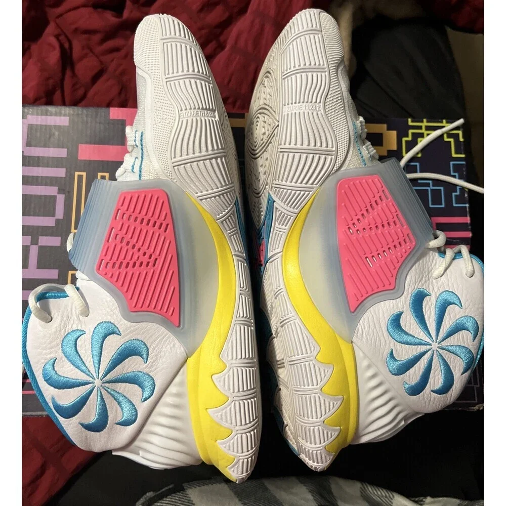 Size 10.5 - Nike Kyrie 6 90s  Graffiti *WITH BOX*